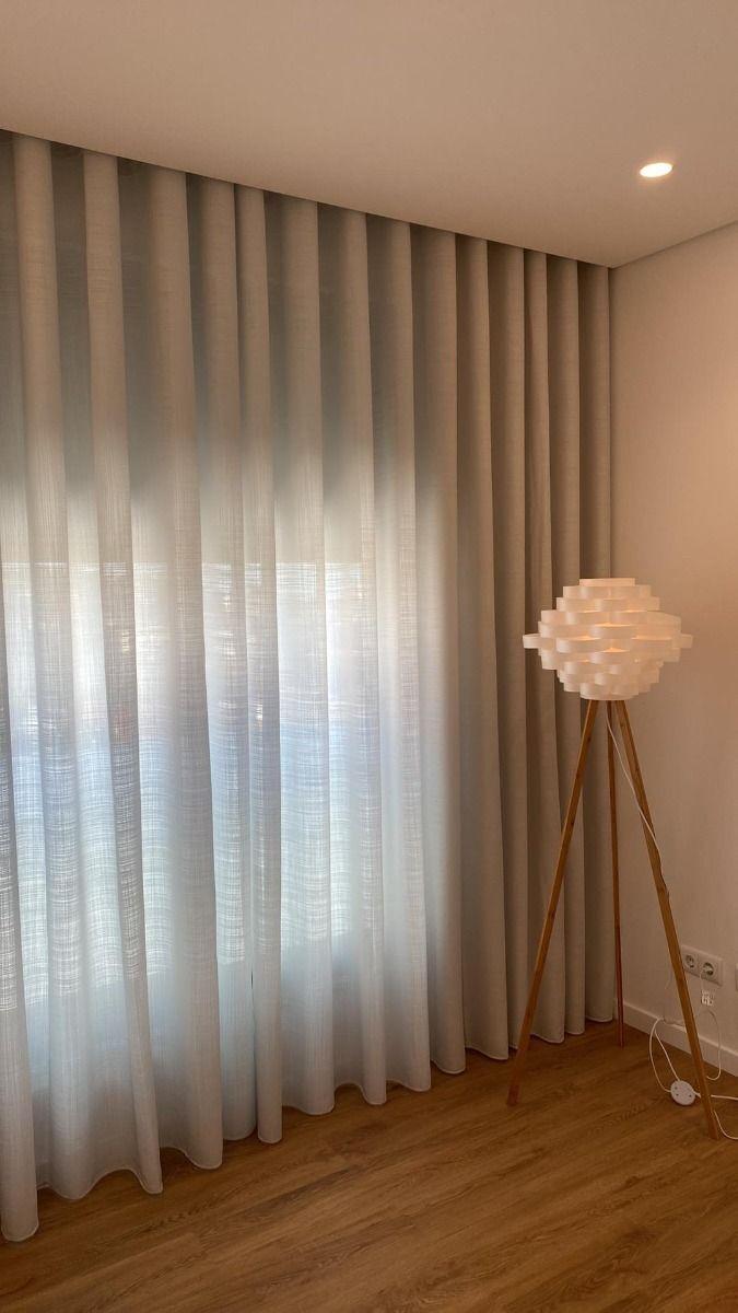 Wave em Linho Branco - Cortinas Sob Medida em Blumenau com Instalação Inclusa